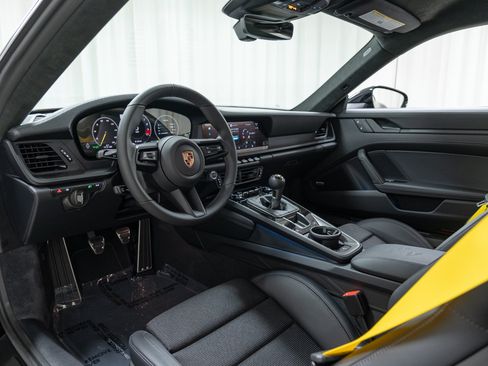 Used 2026 Porsche 911 GT3 RWD image 4