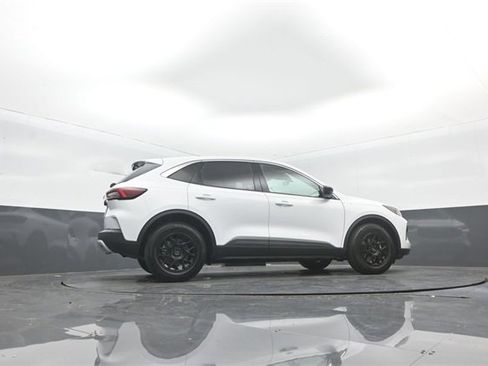 Certified 2024 Ford Escape Active image 31