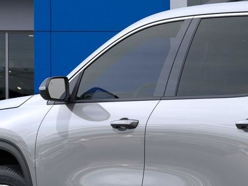 New 2027 Chevrolet Traverse LT w/ Sun and Wheel Package AWD/4WD image 12