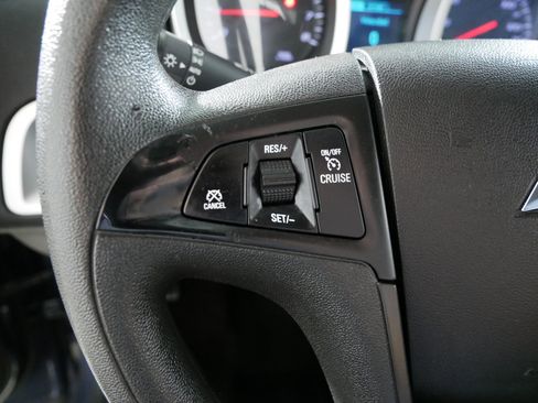 Used 2013 Chevrolet Equinox LS image 27