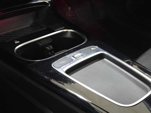 Used 2024 Mercedes-Benz CLA 35 AMG 4MATIC image 31