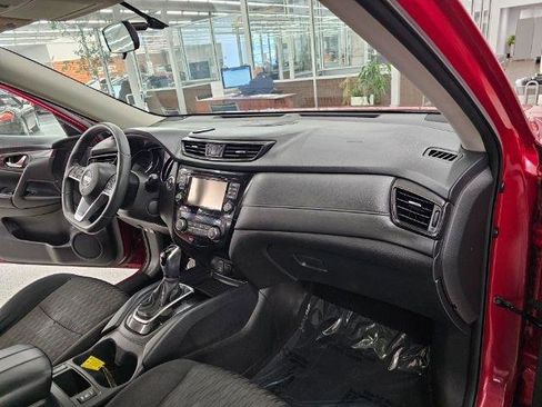 Used 2017 Nissan Rogue SV AWD/4WD image 8