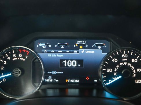 Used 2019 Ford F150 Lariat w/ Trailer Tow Package image 16