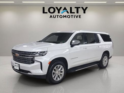 Used 2024 Chevrolet Suburban Premier w/ Advanced Technology Package image 1