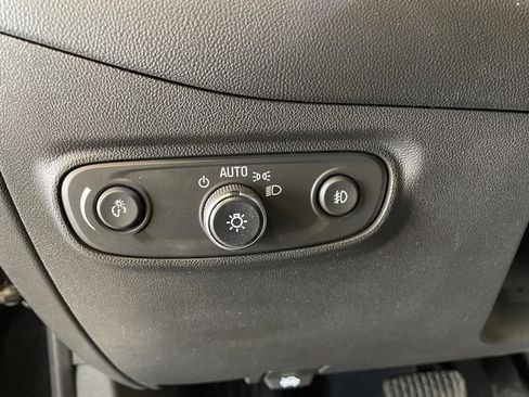 Used 2021 Chevrolet Equinox LT image 16