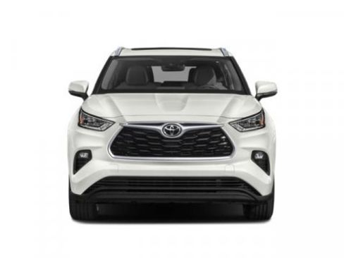 Used 2021 Toyota Highlander XLE AWD/4WD image 4