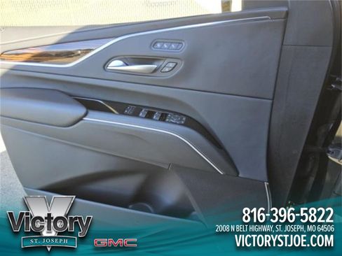 Used 2023 Cadillac Escalade Premium Luxury image 8