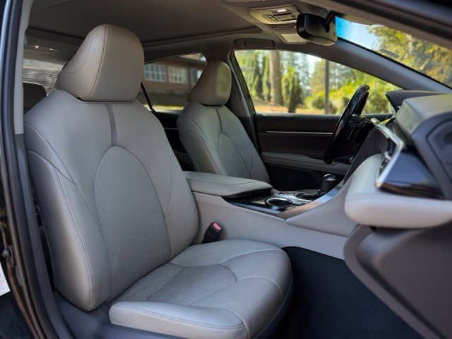 Used 2018 Toyota Camry XSE FWD image 14