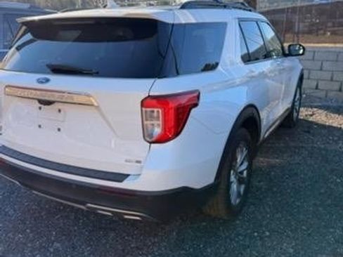 Used 2020 Ford Explorer XLT w/ Equipment Group 202A image 7