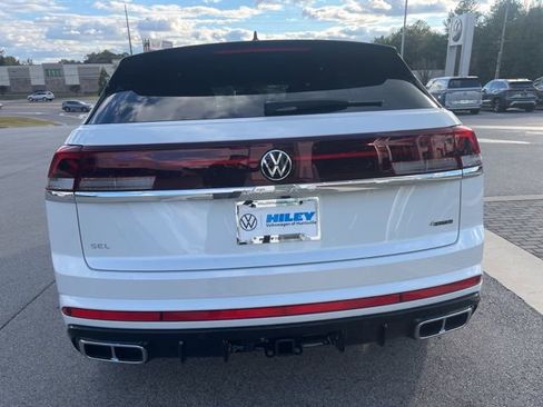 New 2026 Volkswagen Atlas Cross Sport SEL Premium R-Line AWD/4WD image 4