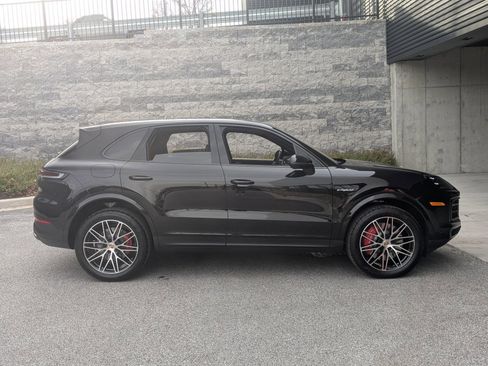 New 2026 Porsche Cayenne S AWD/4WD image 8