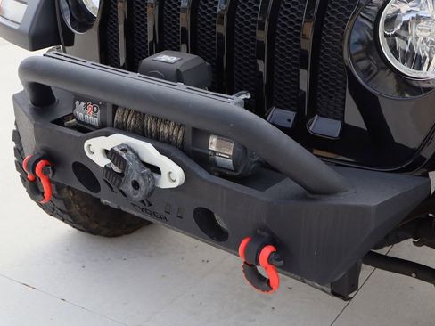 Used 2019 Jeep Wrangler Sport image 27