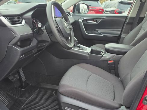 Used 2023 Toyota RAV4 XLE w/ Convenience Package image 16