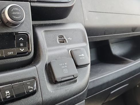 Used 2024 RAM ProMaster 2500 w/ Safety Group FWD image 31