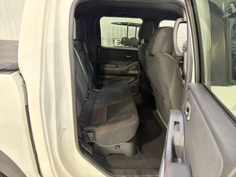 Used 2019 Nissan Frontier SL AWD/4WD image 12