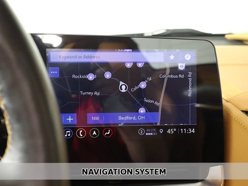 Used 2021 Chevrolet Corvette Stingray Premium Conv w/ Z51 Performance Package image 3