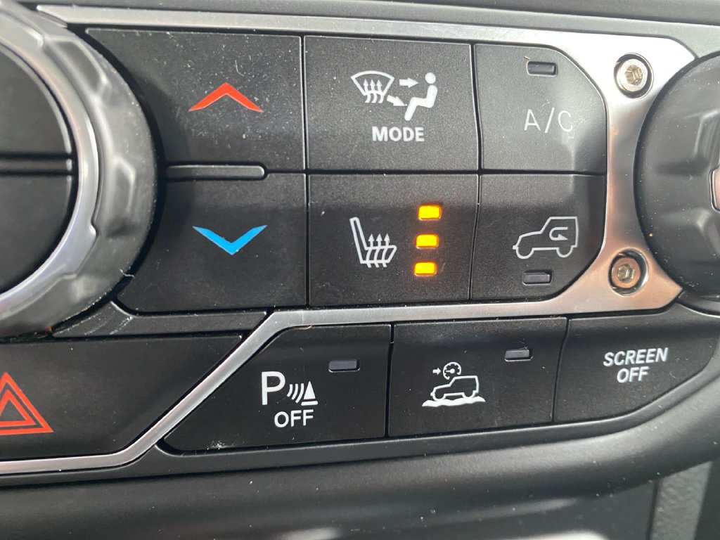 Used 2023 Jeep Wrangler Unlimited Sahara AWD/4WD image 18