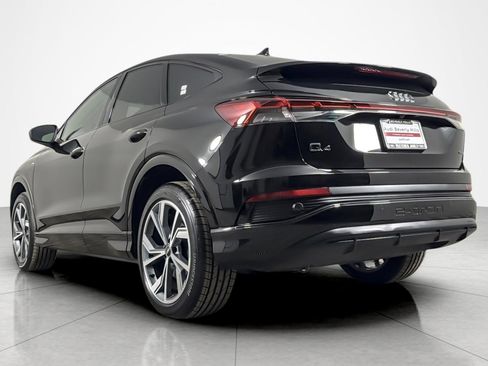 Certified 2024 Audi Q4 e-tron Premium image 3
