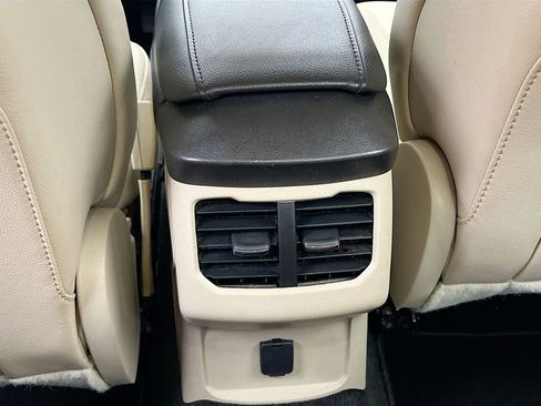 Used 2015 Ford Fusion SE w/ Equipment Group 202A image 21