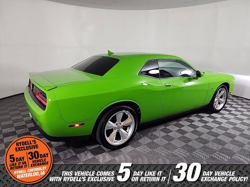 Used 2017 Dodge Challenger R/T w/ Driver Convenience Group image 12