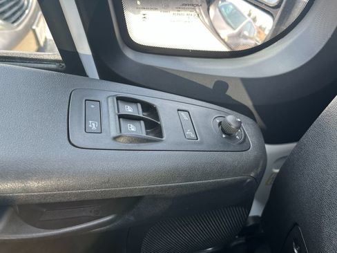 Used 2025 RAM ProMaster 2500 w/ Convenience Group FWD image 21