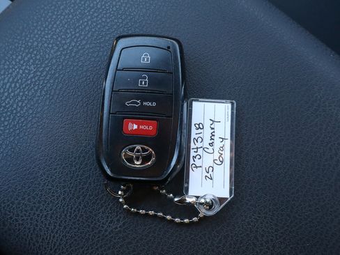 Used 2025 Toyota Camry SE image 28