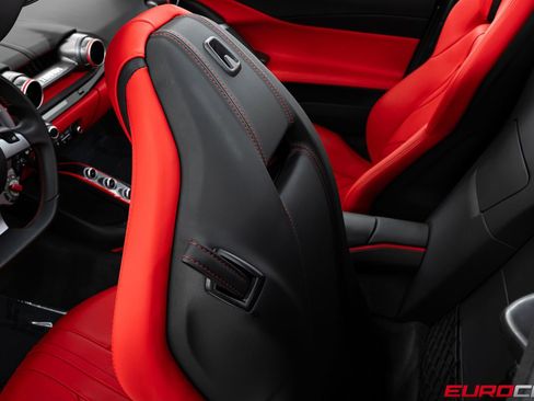 Used 2022 Ferrari 812 GTS image 41