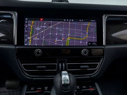 Used 2025 Porsche Macan GTS image 41