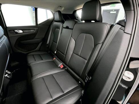 New 2026 Volvo XC40 B5 Core w/ Protection Package Premier AWD/4WD image 17