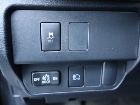 Used 2023 Toyota Tacoma SR5 w/ Technology Package image 21