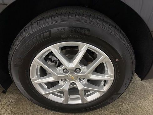 Used 2022 Chevrolet Equinox LT FWD image 9