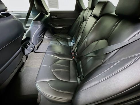 Certified 2021 Toyota Avalon XLE image 22