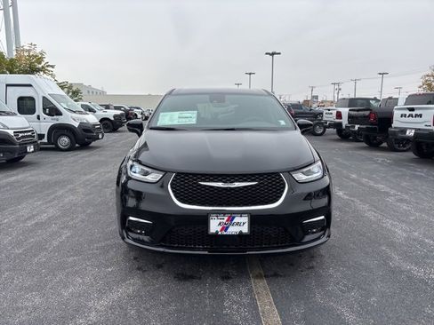 New 2026 Chrysler Pacifica Select image 8