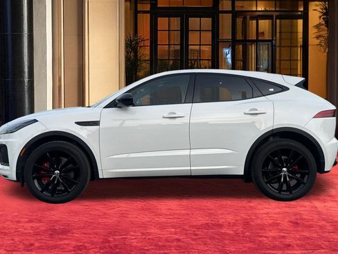 Used 2024 Jaguar E-PACE R-Dynamic SE image 3