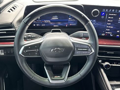 Used 2024 Chevrolet Traverse Z71 w/ Enhanced Driving Package AWD/4WD image 24