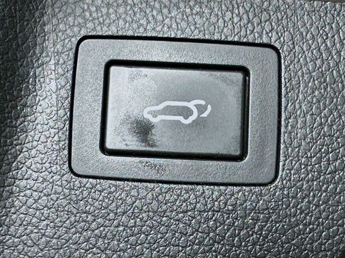 Used 2017 Hyundai Santa Fe Sport w/ 2.0T Ultimate Tech Package 05 image 30