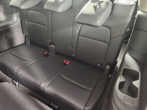 New 2026 Nissan Pathfinder SL image 13