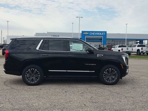 New 2026 GMC Yukon Elevation image 18