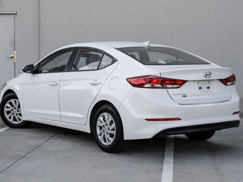 Used 2017 Hyundai Elantra SE FWD image 9