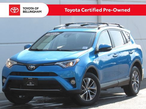 Used 2017 Toyota RAV4 XLE w/ Convenience Package AWD/4WD image 1