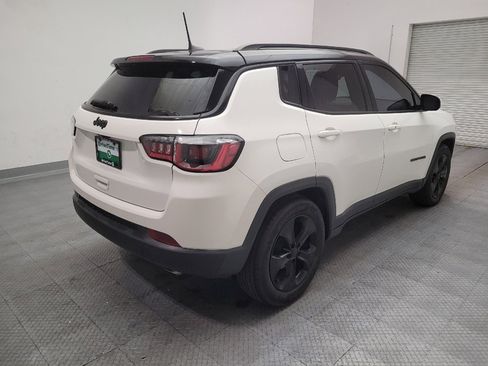 Used 2020 Jeep Compass Latitude FWD image 9