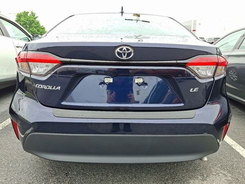 Used 2023 Toyota Corolla LE w/ Carpet Mat Package (TMS) FWD image 5