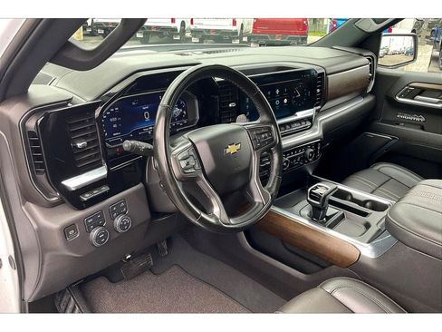 Used 2024 Chevrolet Silverado 1500 High Country w/ High Country Premium Package AWD/4WD image 16