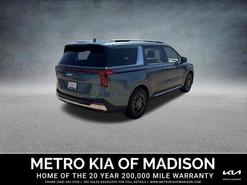 Used 2025 Kia Carnival SX FWD image 3