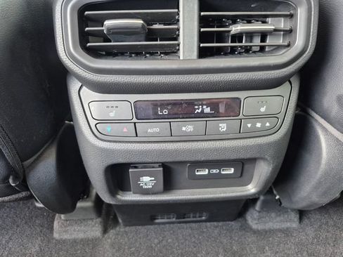 Used 2023 Honda Pilot Elite image 15