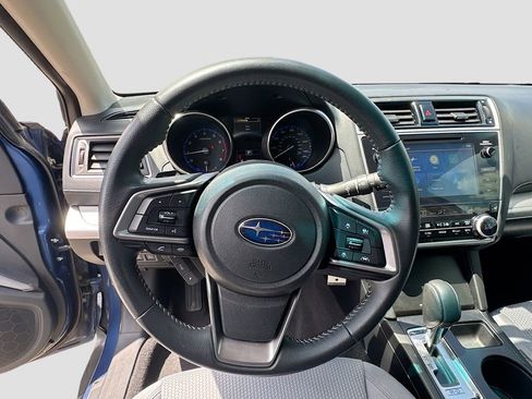 Used 2019 Subaru Outback 2.5i Premium w/ Popular Package #2 AWD/4WD image 11