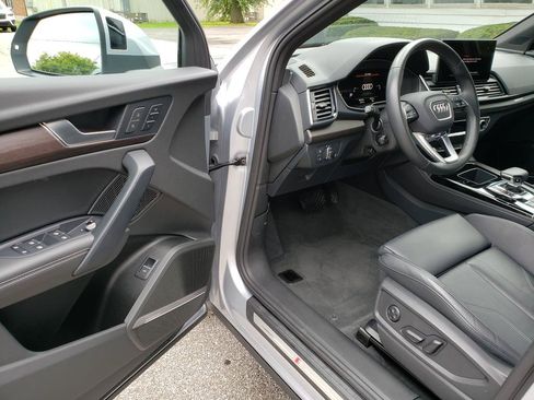 Used 2023 Audi Q5 2.0T Premium Plus w/ Premium Plus Package AWD/4WD image 8