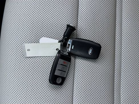 Used 2020 Kia Sorento SX image 35