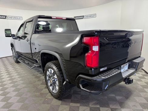 Used 2021 Chevrolet Silverado 2500 Custom w/ Custom Value Package AWD/4WD image 4