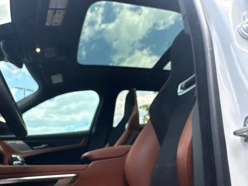 Used 2025 Jaguar F-PACE SVR 575 Edition AWD/4WD image 3